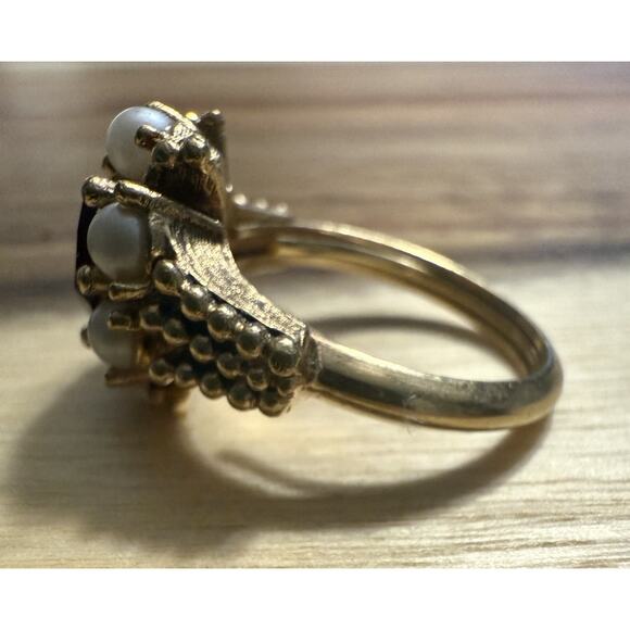 Avon Roseglow Ring with Rhinestone and Faux Pearls, Size 7, ca. 1973 - Picture 3 of 9